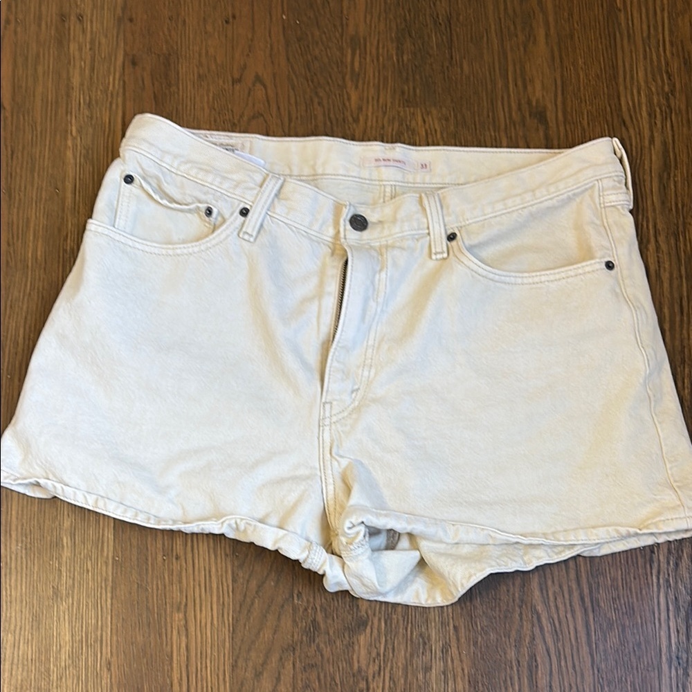 Levi’s women’s 80s mom shorts size 33